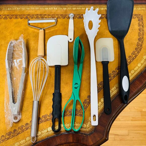 Various Kitchen Utensils Lot of 9 New & Used - Picture 1 of 5